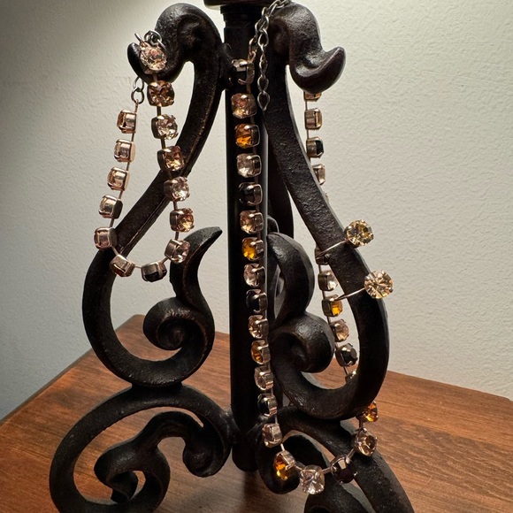 Swarovski crystal necklace, bracelet and pierced earrings. - Picture 3 of 3